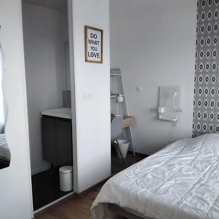 4 Et 4 Salles De Bains Apartment Reims